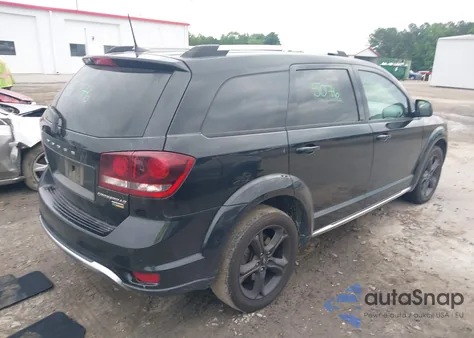 2019 Dodge Journey Crossroad z USA, uszkodzony, nr VIN 3C4PDCGG2KT763506